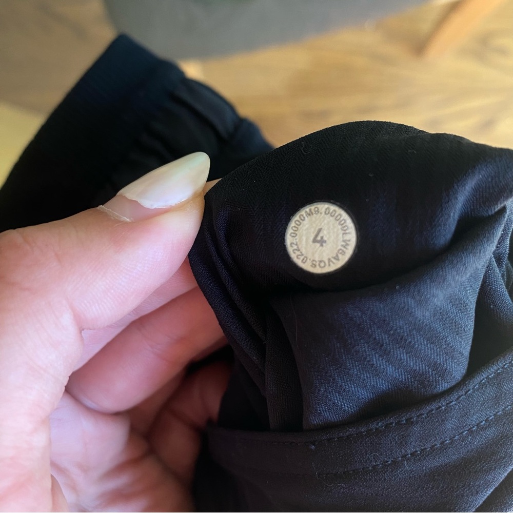 Lululemon Dance Studio Mid Rise Cropped Pant Size 4 - Picture 7 of 16